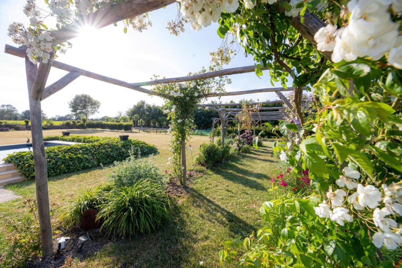 Bed and Breakfast Au Manoir Des Loges Quettreville-sur-Sienne Exterior foto